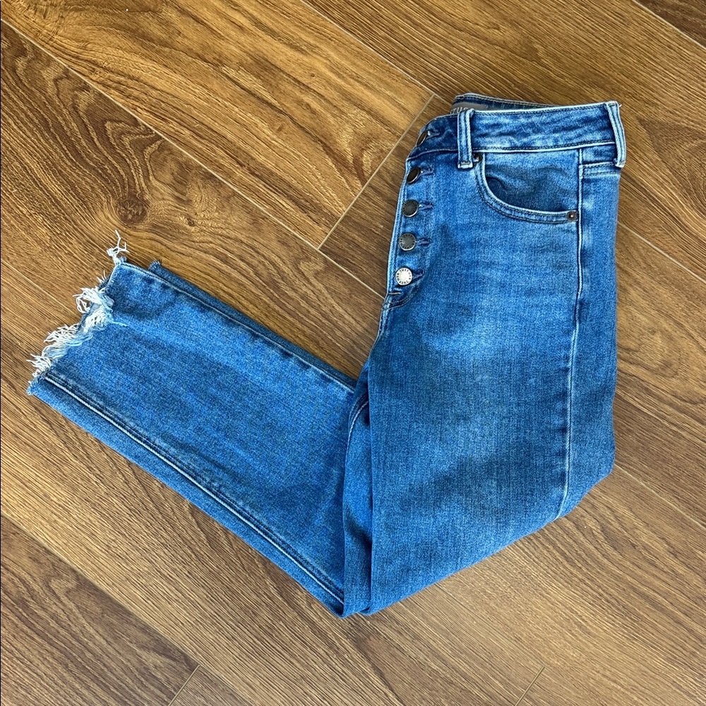 Just USA High-Rise Button-Fly Distressed, straight cut, cropped Jeans 26/2p